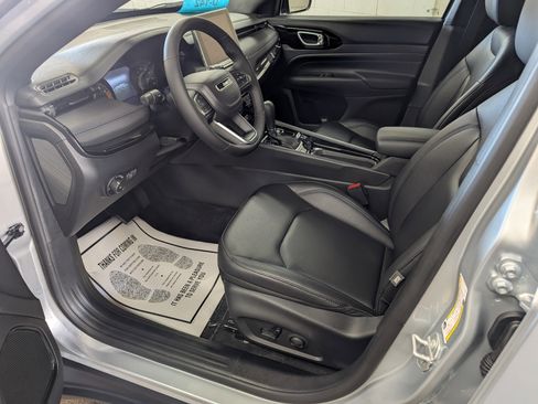 New 2026 Jeep Compass Limited image 5