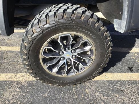 Used 2018 Chevrolet Colorado ZR2 image 32