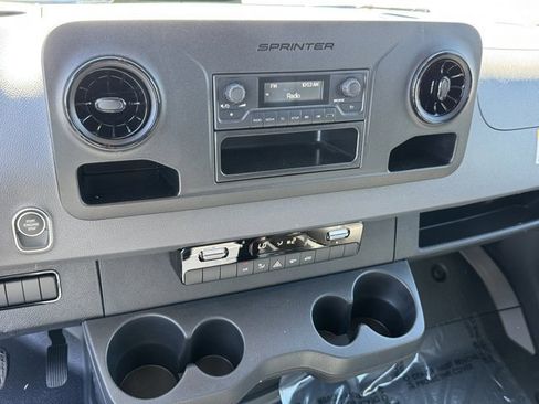 New 2025 Mercedes-Benz Sprinter 2500 image 9