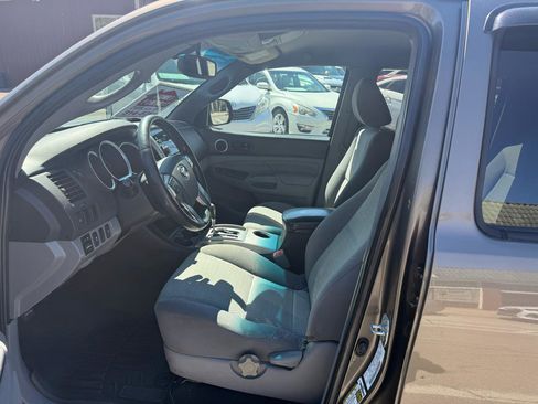 Used 2012 Toyota Tacoma 4x4 Double Cab w/ SR5 Pkg image 10