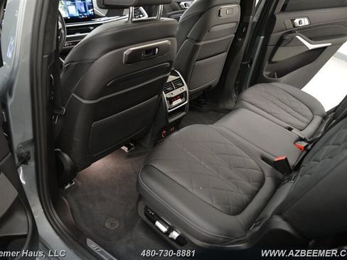 Used 2023 BMW X7 M60i w/ Climate Comfort Package AWD/4WD image 32