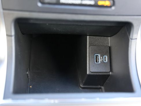 Certified 2022 Ford Edge ST image 28