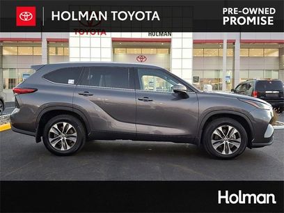 Used 2022 Toyota Highlander XLE