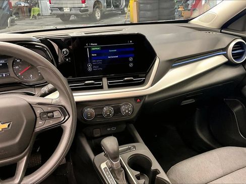 Used 2024 Chevrolet Trax LS FWD image 5