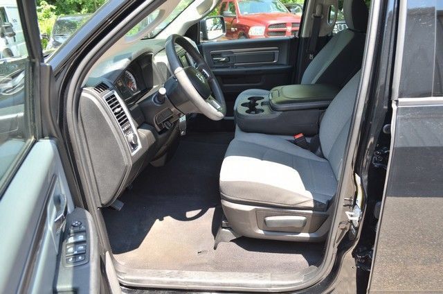 Used 2024 RAM 1500 Classic SLT AWD/4WD image 17