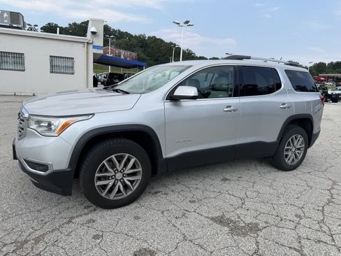 Used 2019 GMC Acadia SLE AWD/4WD image 3