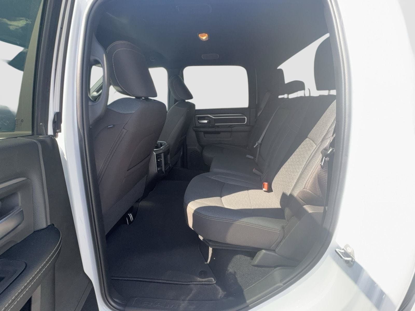 New 2026 RAM 3500 Big Horn AWD/4WD image 21