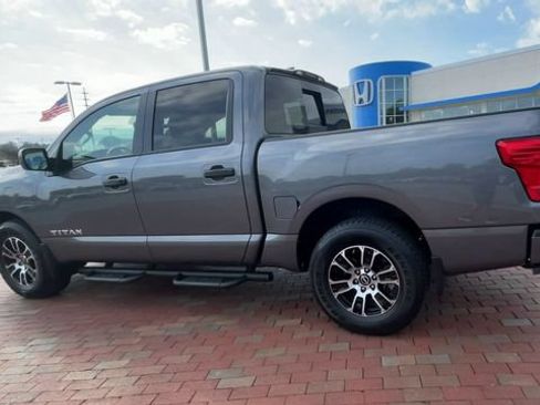 Used 2023 Nissan Titan SV w/ SV Convenience Package RWD image 7