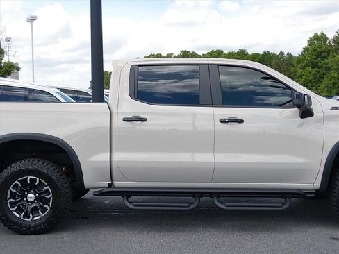 New 2026 Chevrolet Silverado 1500 ZR2 AWD/4WD image 2