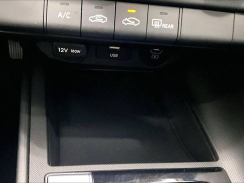 Certified 2024 Hyundai Elantra SE FWD image 24