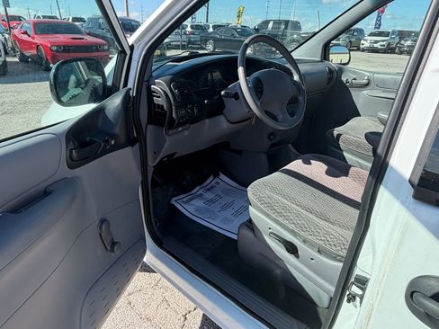 Used 1998 Dodge Caravan Minivan image 8