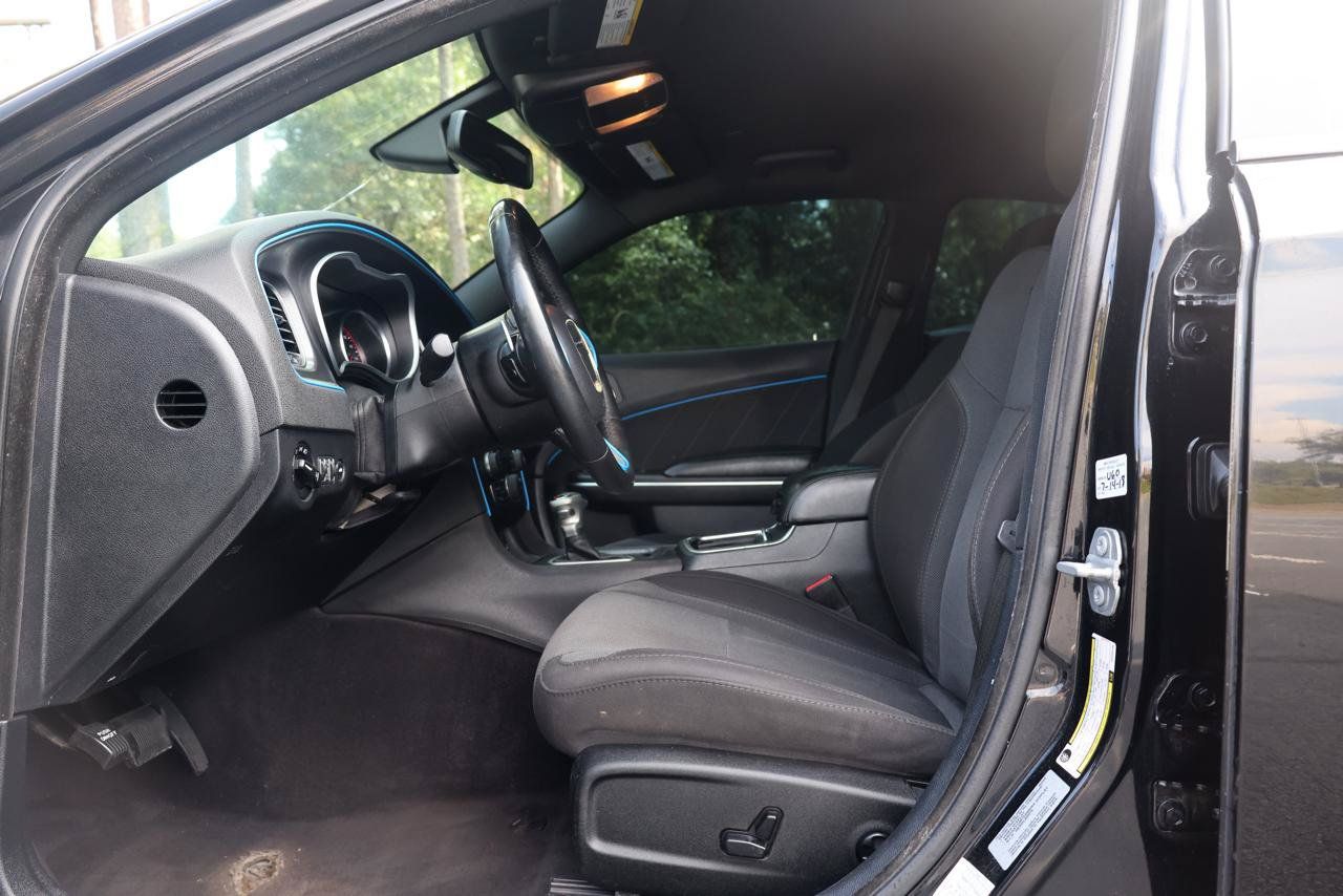 Used 2017 Dodge Charger R/T RWD image 30