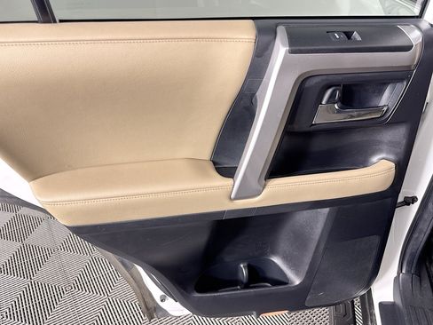 Used 2021 Toyota 4Runner SR5 Premium w/ Moonroof Package RWD image 24