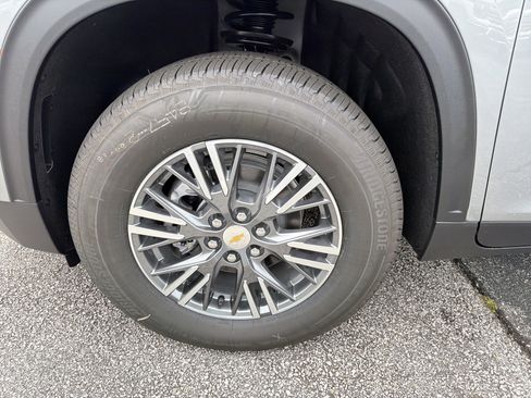 New 2026 Chevrolet Traverse LT FWD image 11