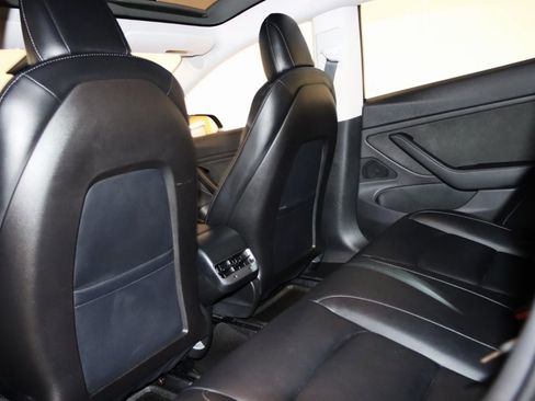 Used 2018 Tesla Model 3 Long Range image 50