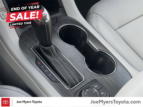 Used 2017 GMC Acadia SLT image 18