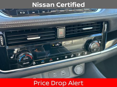 Certified 2023 Nissan Rogue SL w/ SL Premium Package AWD/4WD image 18
