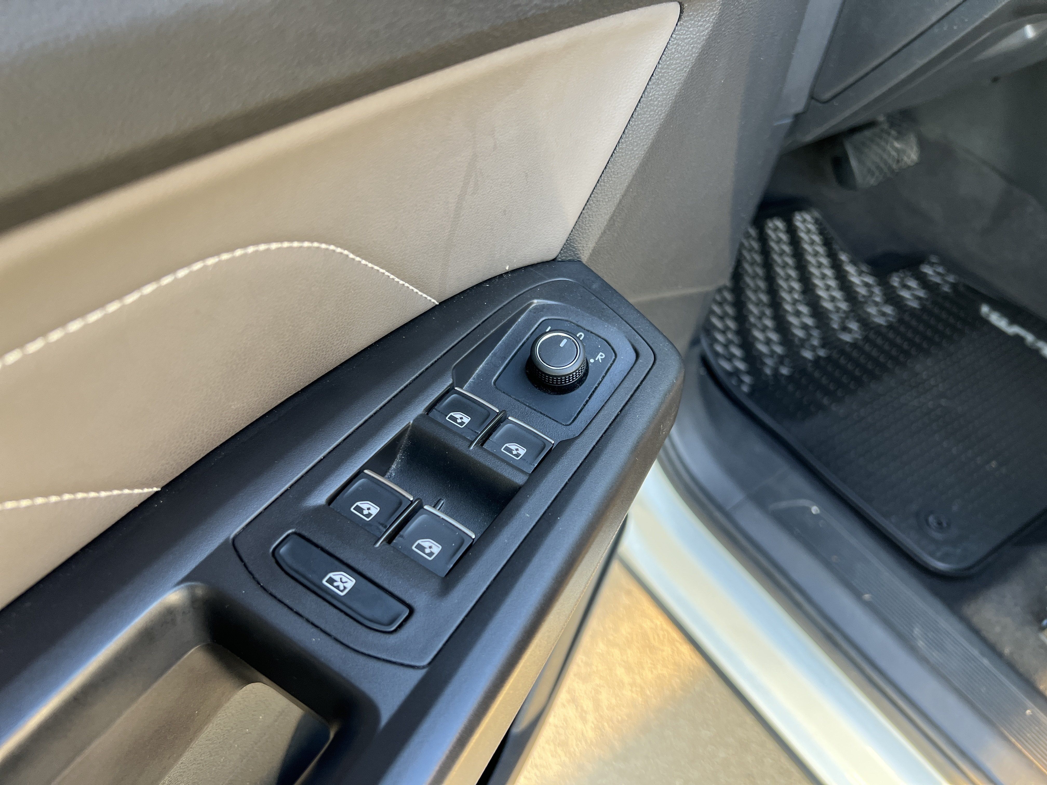 Used 2022 Volkswagen Atlas SE FWD image 13