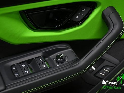 Used 2025 Lamborghini Urus SE image 20