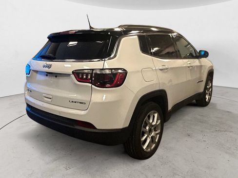 Used 2025 Jeep Compass Limited AWD/4WD image 6