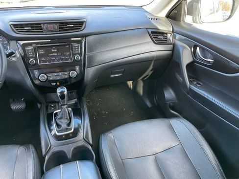 Used 2018 Nissan Rogue SL w/ Premium Package AWD/4WD image 9