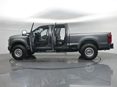 Used 2023 Ford F250 XLT w/ XLT Premium Package image 38