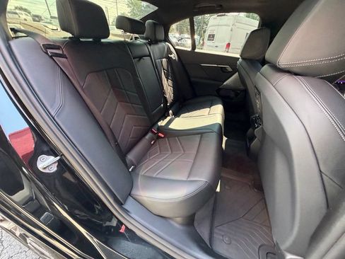 Used 2024 BMW i5 eDrive40i w/ M Sport Package RWD image 33