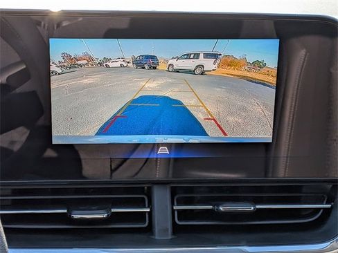 Used 2025 Chevrolet Trax LT image 24