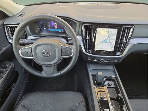 Certified 2024 Volvo S60 B5 Core image 18