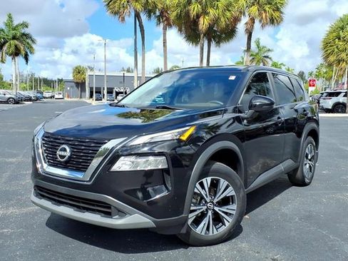Used 2022 Nissan Rogue SV image 1