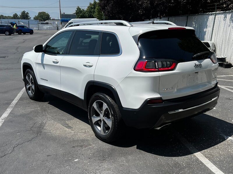 Used 2019 Jeep Cherokee Limited w/ Luxury Group AWD/4WD image 5