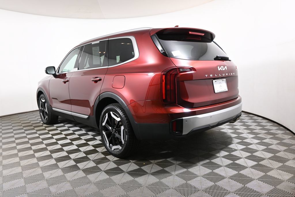 Used 2024 Kia Telluride S AWD/4WD image 5