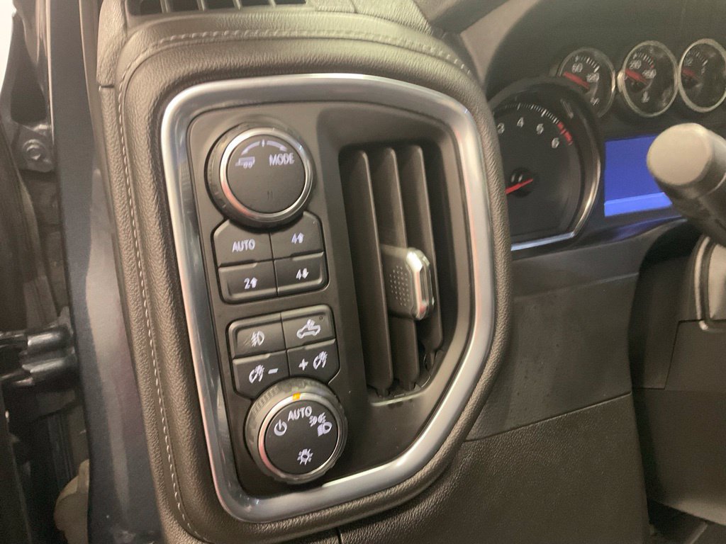 Used 2020 Chevrolet Silverado 1500 RST AWD/4WD image 18