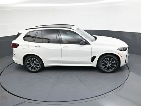 New 2026 BMW X5 M60i w/ Executive Package image 18