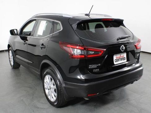 Certified 2020 Nissan Rogue Sport SV image 4