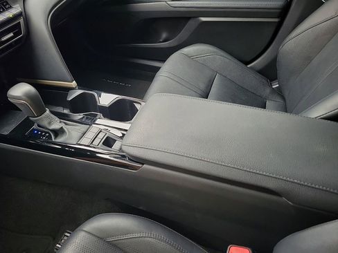 Used 2025 Toyota Camry XSE w/ Premium Package FWD image 20