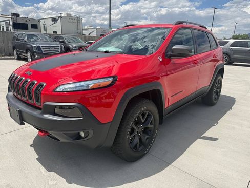 Used 2018 Jeep Cherokee Trailhawk w/ Comfort/Convenience Group AWD/4WD image 7