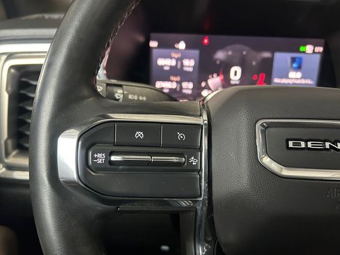 Used 2023 GMC Canyon Denali image 17