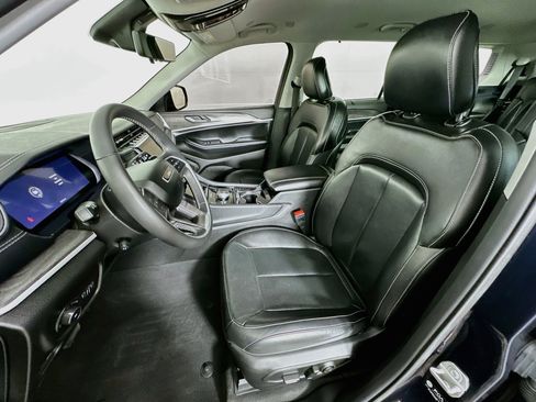 Used 2023 Jeep Grand Cherokee L Limited w/ Luxury Tech Group II AWD/4WD image 13