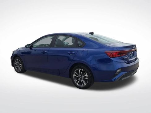 Used 2024 Kia Forte LXS FWD image 5