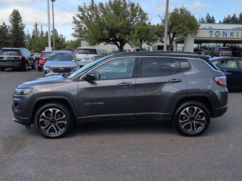 Used 2023 Jeep Compass Limited AWD/4WD image 2