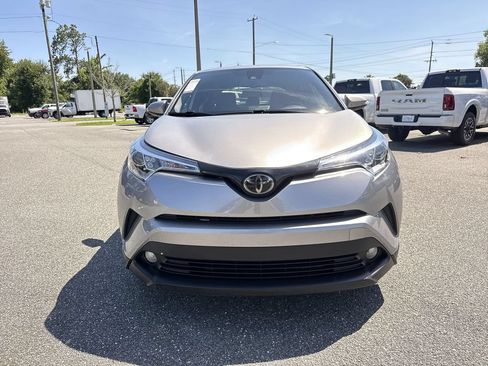Used 2018 Toyota C-HR XLE FWD image 10