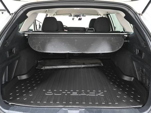 Used 2025 Subaru Outback Premium w/ Popular Package #1A AWD/4WD image 18