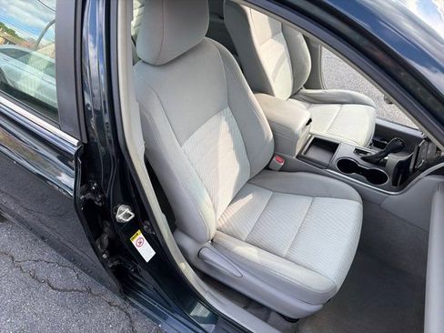 Used 2015 Toyota Camry LE FWD image 24