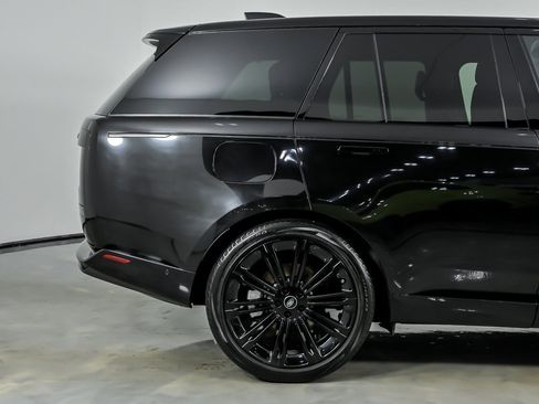 Used 2024 Land Rover Range Rover SE AWD/4WD image 13