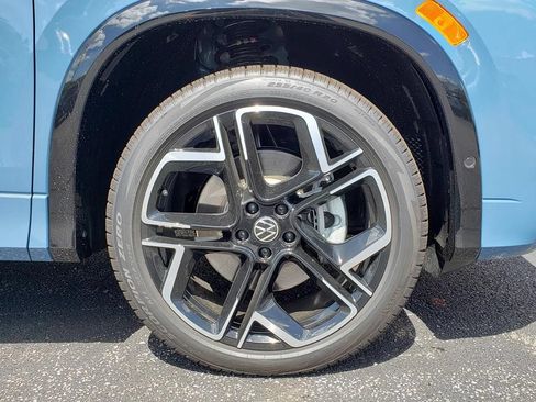 New 2026 Volkswagen Tiguan SEL R-Line AWD/4WD image 12