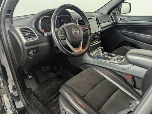 Used 2020 Jeep Grand Cherokee Altitude image 15