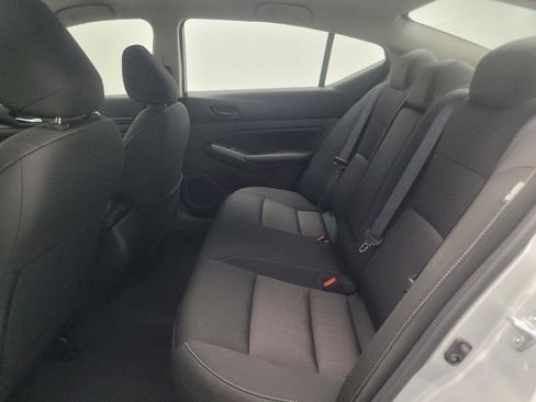 Used 2024 Nissan Altima 2.5 SV FWD image 18
