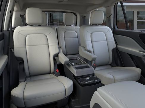 New 2026 Lincoln Aviator Reserve AWD/4WD image 11