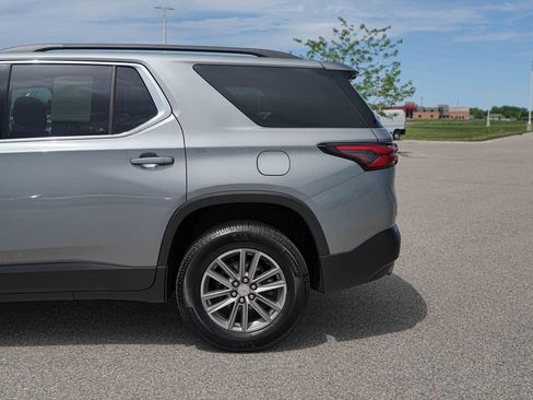 Used 2023 Chevrolet Traverse LT AWD/4WD image 12